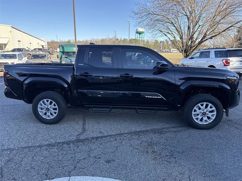 Used 2024 Toyota Tacoma SR5 image 8