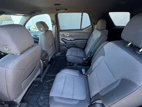 Used 2023 Chevrolet Traverse LT FWD image 29