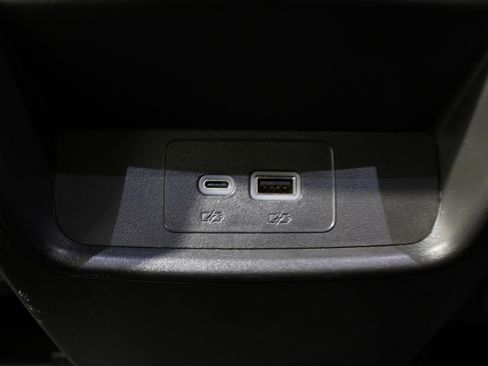 Used 2025 Cadillac XT4 Premium Luxury image 25