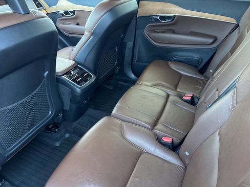 Used 2022 Volvo XC90 T6 Momentum w/ Climate Package image 28