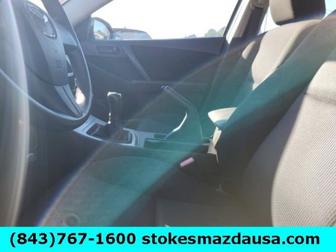 Used 2011 MAZDA MAZDA3 i Sport image 16