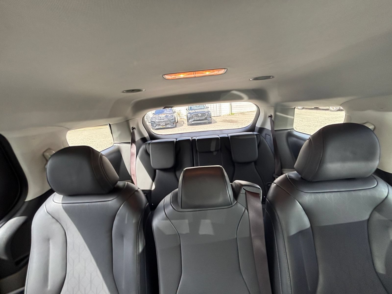 Used 2026 Kia Carnival FWD image 30