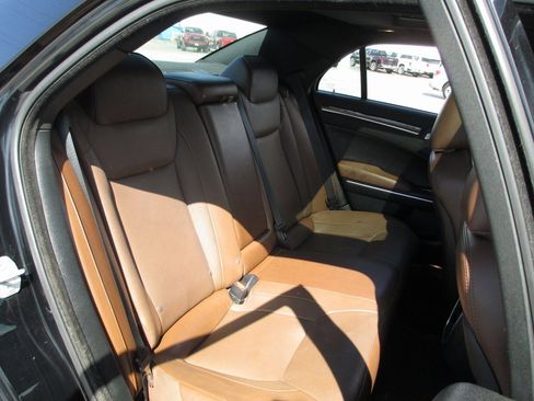 Used 2018 Chrysler 300 Limited w/ Safetytec Plus Group image 18