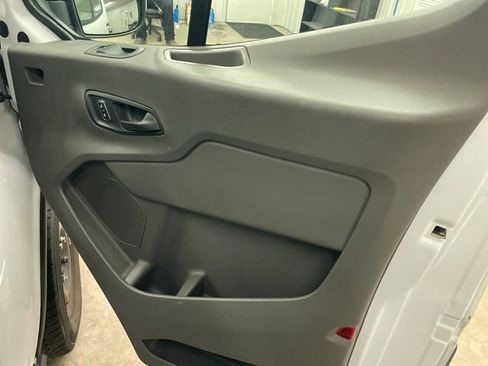 Used 2023 Ford Transit 350 XLT image 27