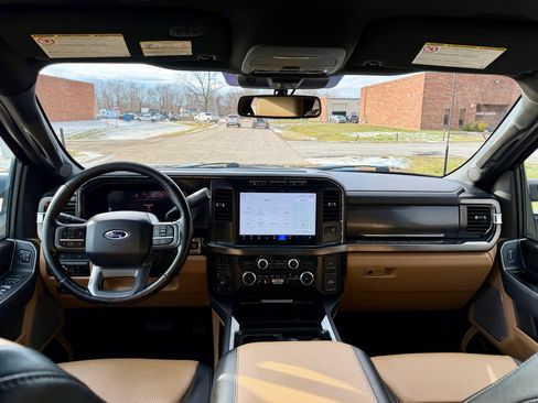 Used 2024 Ford F250 Lariat w/ Chrome Package image 35