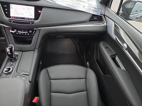 New 2026 Cadillac XT5 Sportv w/ LPO, Floor Liner Package AWD/4WD image 16