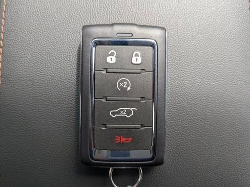 New 2026 Jeep Cherokee Overland image 31