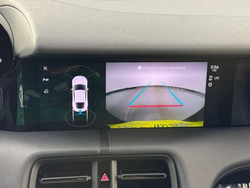 Used 2021 Porsche Taycan image 30