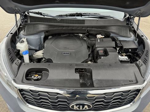 Used 2020 Kia Sorento LX image 9