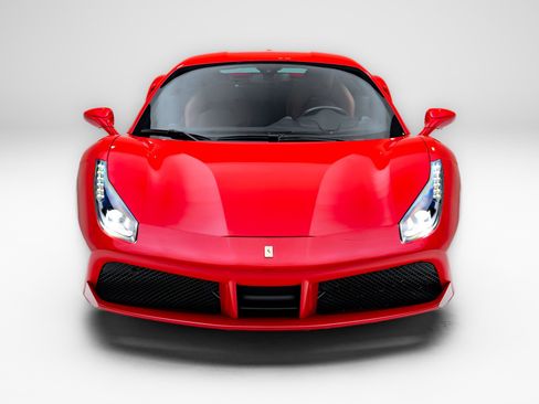 Used 2018 Ferrari 488 GTB RWD image 8