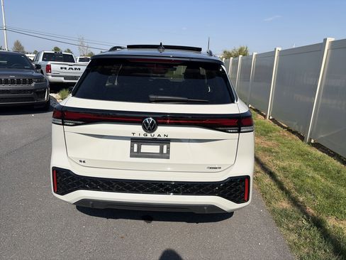 New 2026 Volkswagen Tiguan SE R-Line AWD/4WD image 5