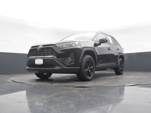 Used 2022 Toyota RAV4 LE AWD/4WD image 45