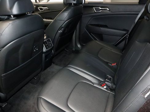 Used 2025 Kia Sportage EX w/ Premium Package image 23