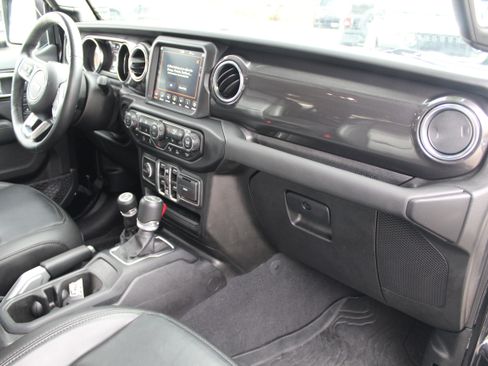 Used 2021 Jeep Wrangler Unlimited Sahara image 12