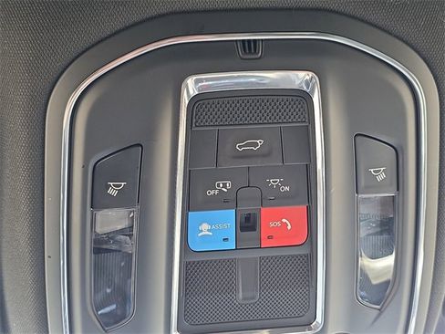 Used 2024 Jeep Wagoneer Series III image 34