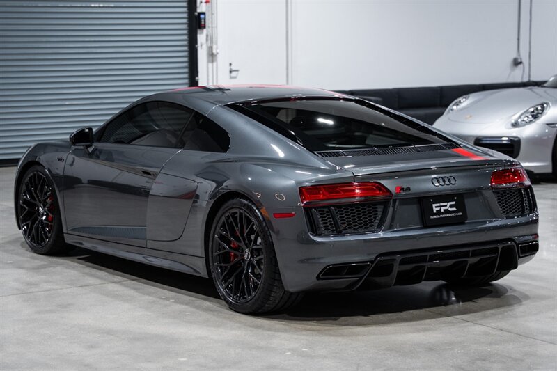 Used 2018 Audi R8 V10 RWD image 64