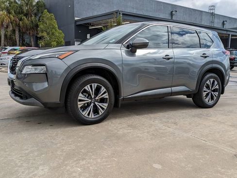 Used 2021 Nissan Rogue SV image 10