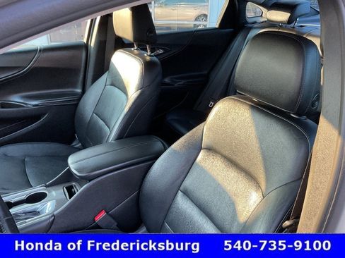 Used 2016 Chevrolet Malibu LT w/ Leather Package FWD image 27
