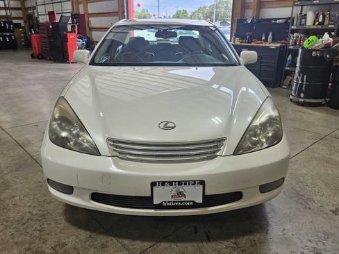 Used 2002 Lexus ES 330 w/ Premium Pkg FWD image 8