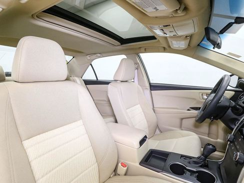 Used 2017 Toyota Camry LE w/ Moonroof Package FWD image 17