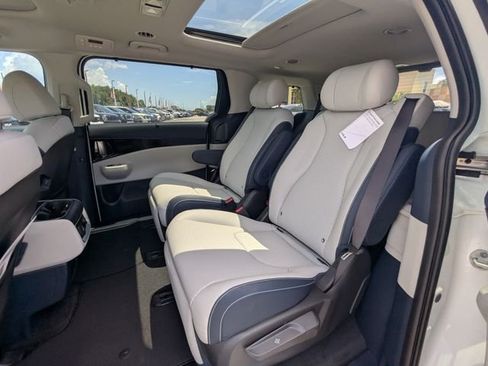 New 2026 Kia Carnival SX Prestige FWD image 17