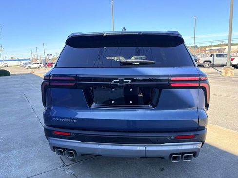 New 2026 Chevrolet Traverse LT w/ Sun and Wheel Package FWD image 4
