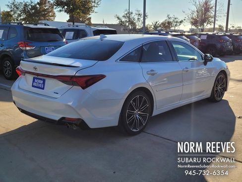 Used 2019 Toyota Avalon XSE image 17