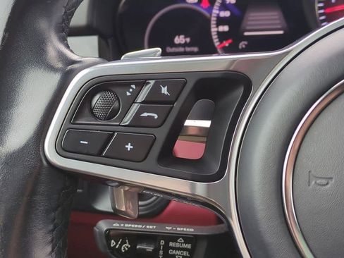 Used 2022 Porsche Cayenne S image 23