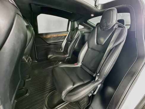 Used 2020 Tesla Model X Long Range AWD/4WD image 24