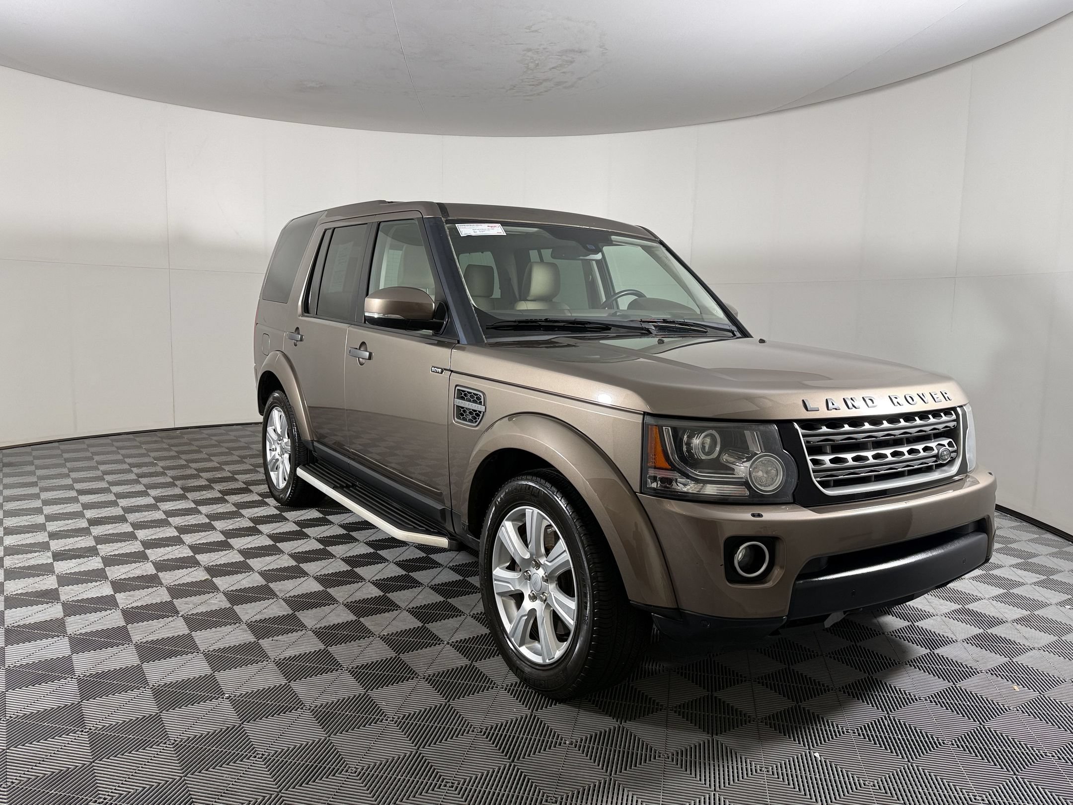 Used 2015 Land Rover LR4 HSE AWD/4WD image 7
