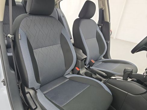 New 2025 Nissan Versa SV w/ Trunk Package image 10