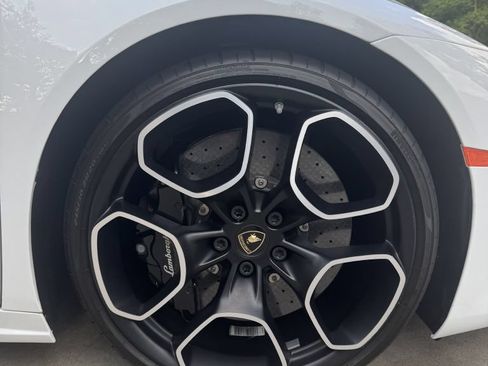 Used 2017 Lamborghini Huracan LP 580-2 RWD image 8