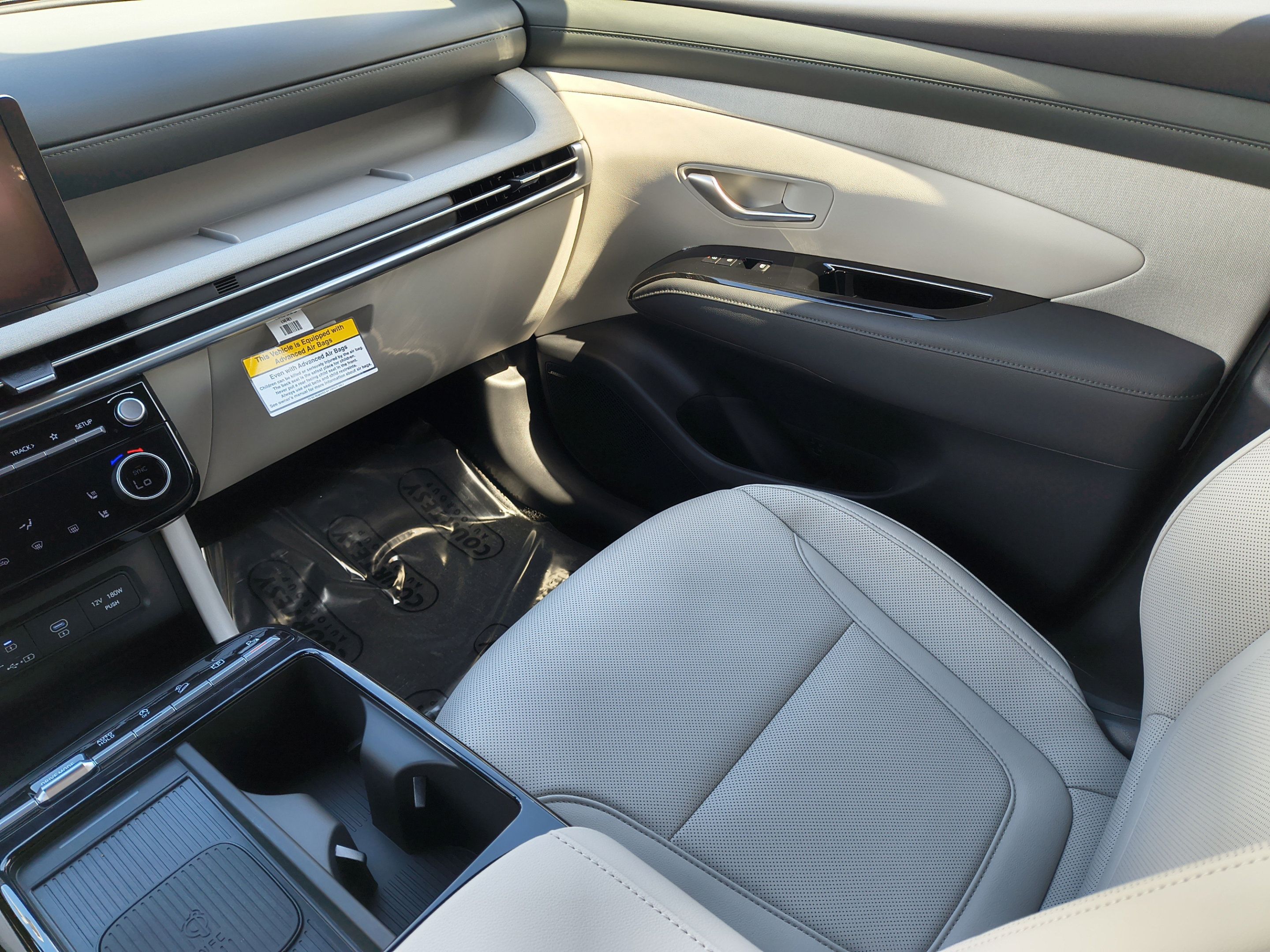 New 2026 Hyundai Tucson Limited FWD image 14