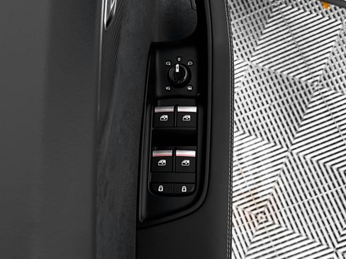 Certified 2024 Audi SQ8 Prestige image 23