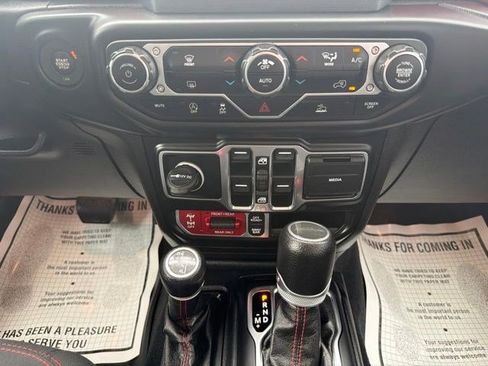 Used 2020 Jeep Gladiator Rubicon w/ Trailer Tow Package AWD/4WD image 23