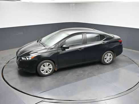 Used 2020 Nissan Versa S image 19