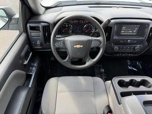 Used 2018 Chevrolet Silverado 1500 Custom w/ Custom Convenience Package AWD/4WD image 5