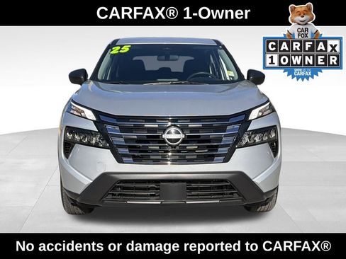 Used 2025 Nissan Rogue S image 2