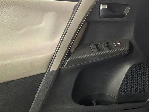 Used 2015 Toyota RAV4 LE image 14
