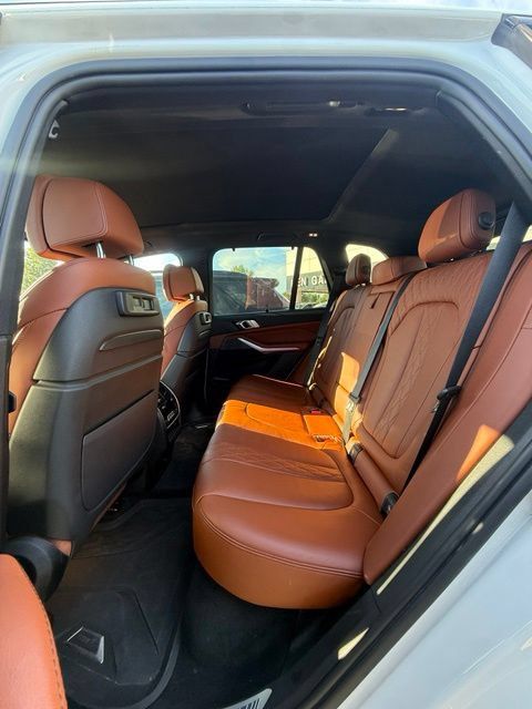 Used 2022 BMW X5 xDrive40i w/ M Sport Package AWD/4WD image 10