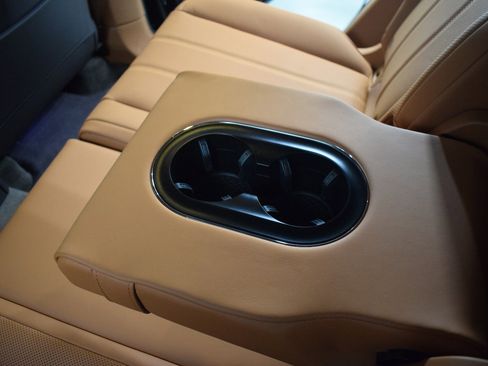 New 2025 Bentley Bentayga image 24