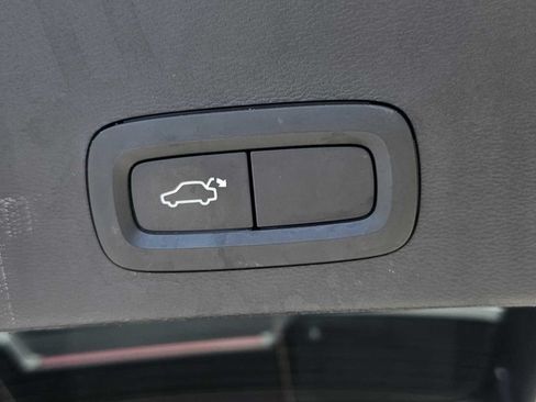 Used 2019 Volvo XC40 T5 Momentum AWD/4WD image 25