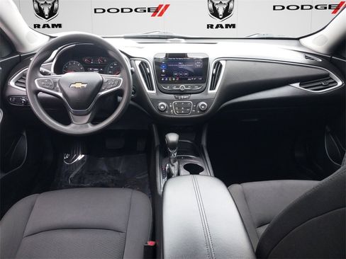 Used 2022 Chevrolet Malibu LT image 9