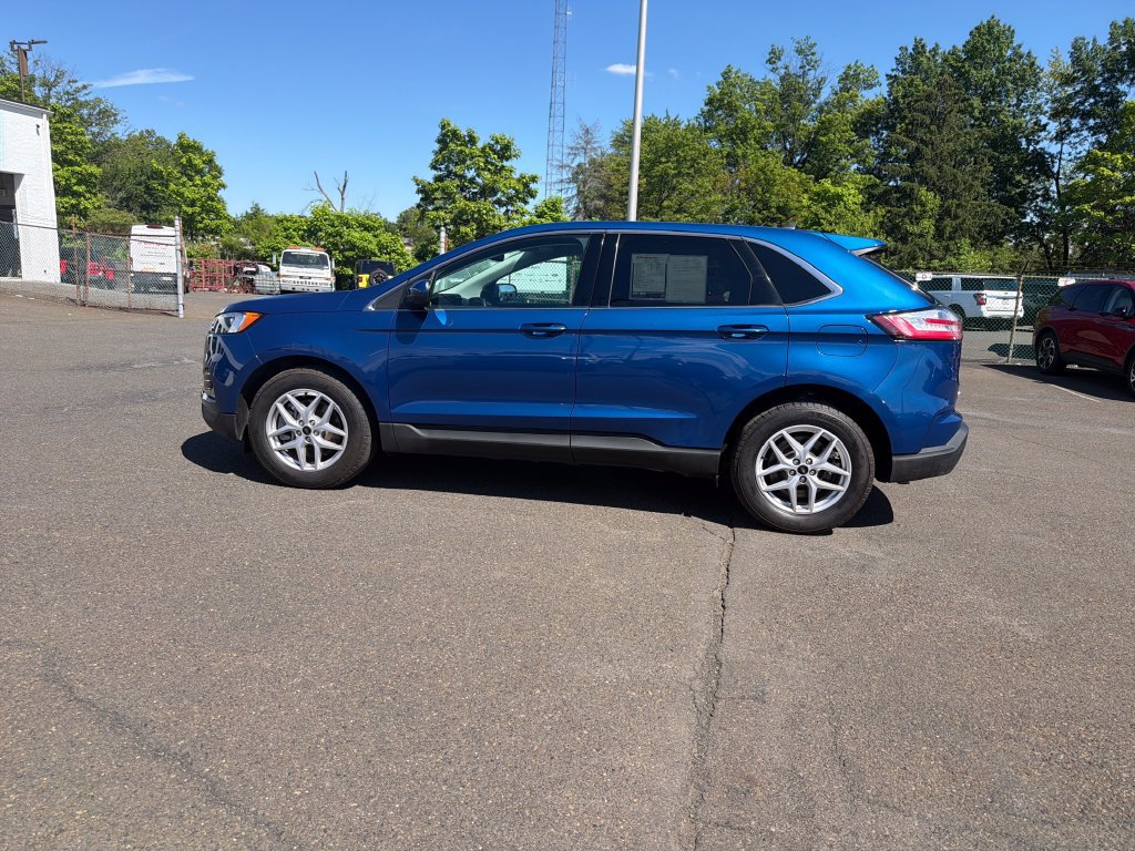 Used 2023 Ford Edge SEL w/ Convenience Package AWD/4WD image 2