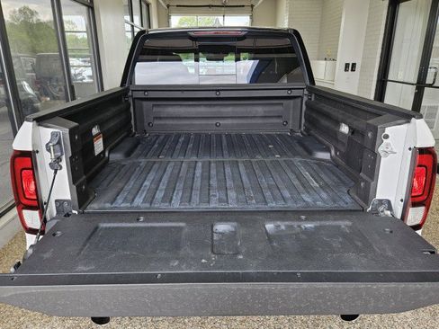 Used 2023 Honda Ridgeline Black Edition image 11