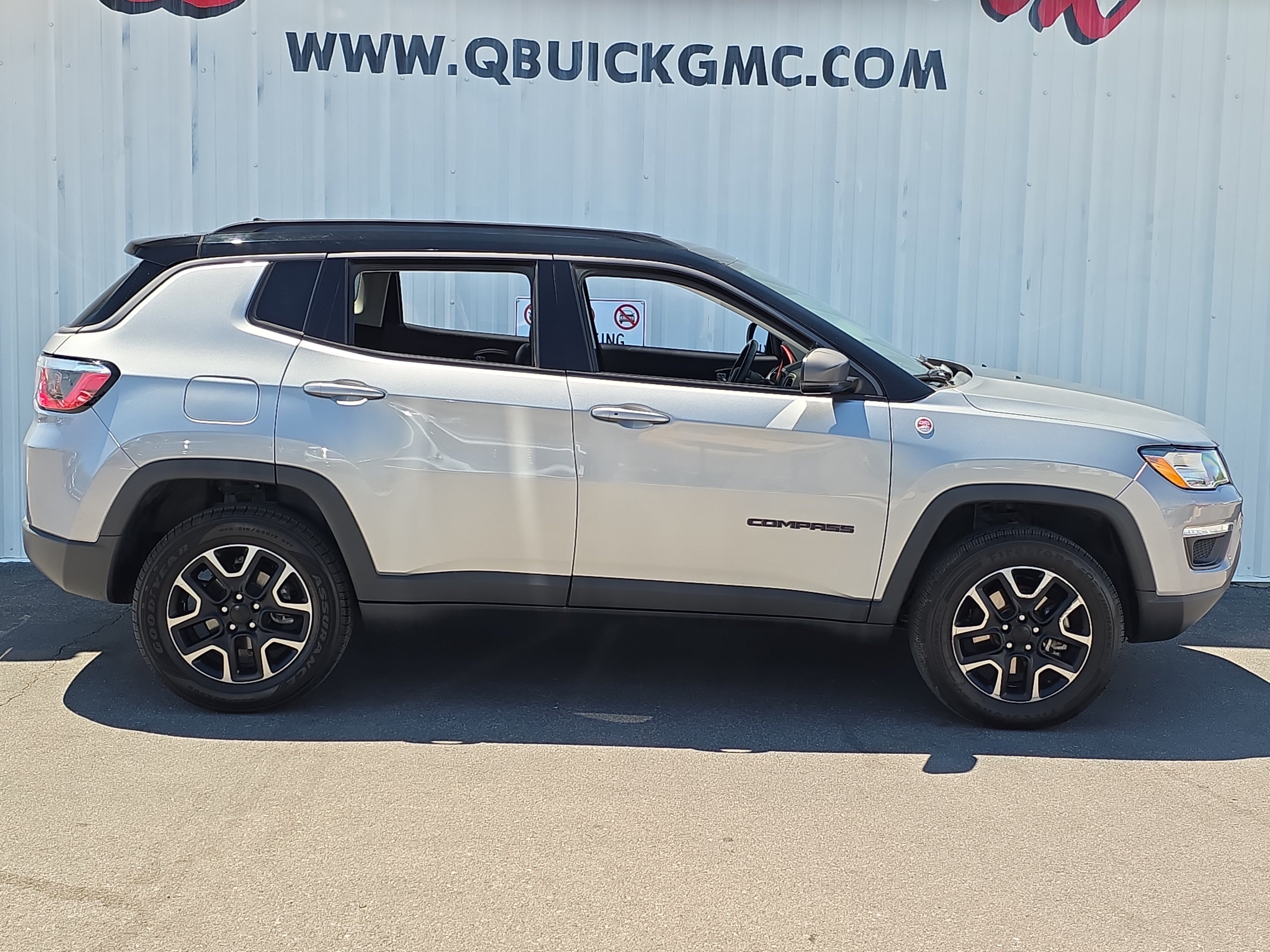 Used 2019 Jeep Compass Trailhawk AWD/4WD image 9