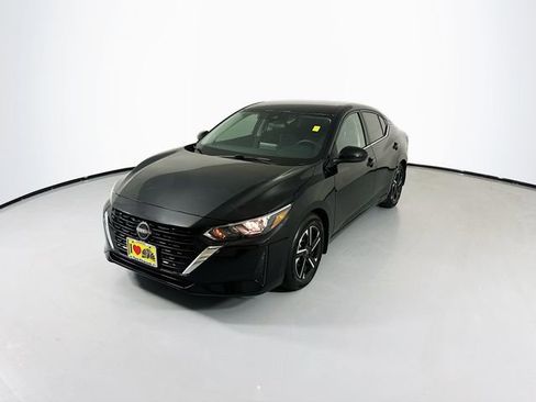Certified 2025 Nissan Sentra SV FWD image 5