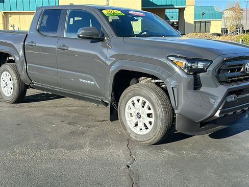 Certified 2025 Toyota Tacoma SR5 image 1