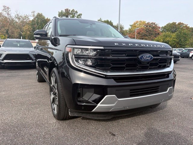 Used 2026 Ford Expedition Platinum w/ Platinum Ultimate Package AWD/4WD image 11