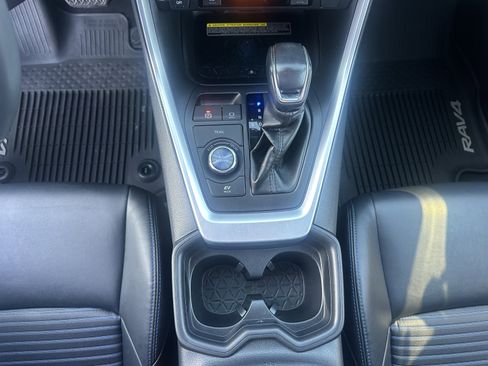 Used 2020 Toyota RAV4 XSE image 14